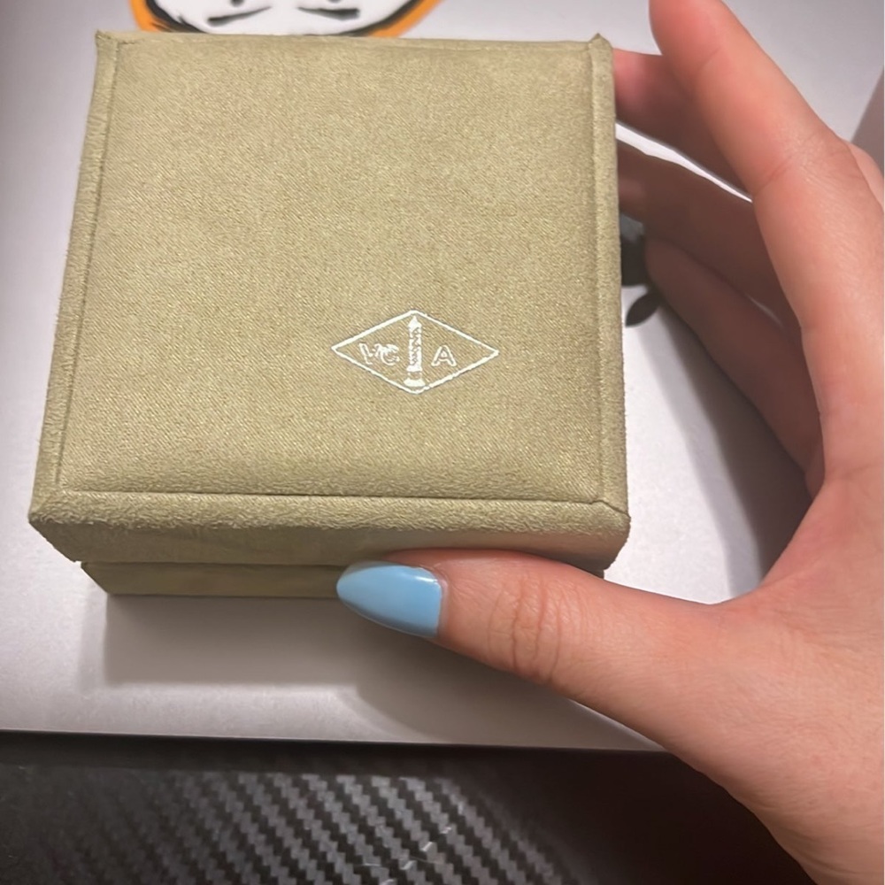 VCA Necklace box